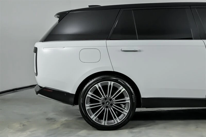 2024 Land Rover Range Rover L460 - Image 13 of 21