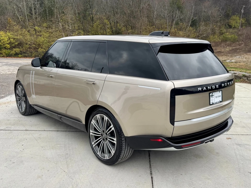 2024 Land Rover Range Rover L460 - Image 3 of 12