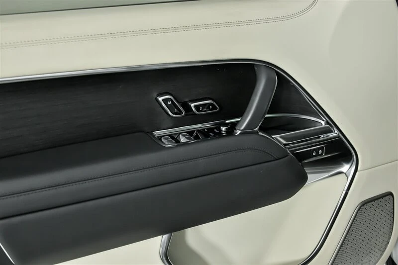 2024 Land Rover Range Rover L460 - Image 18 of 21
