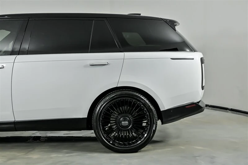 2024 Land Rover Range Rover L460 - Image 9 of 21