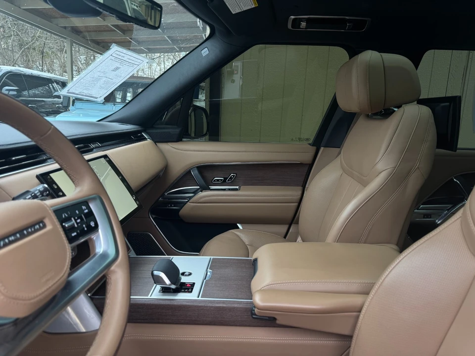 2024 Land Rover Range Rover L460 - Image 19 of 31
