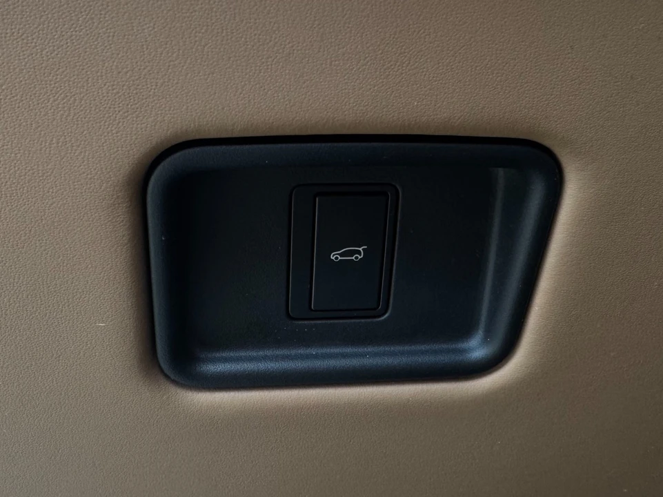 2024 Land Rover Range Rover L460 - Image 16 of 31