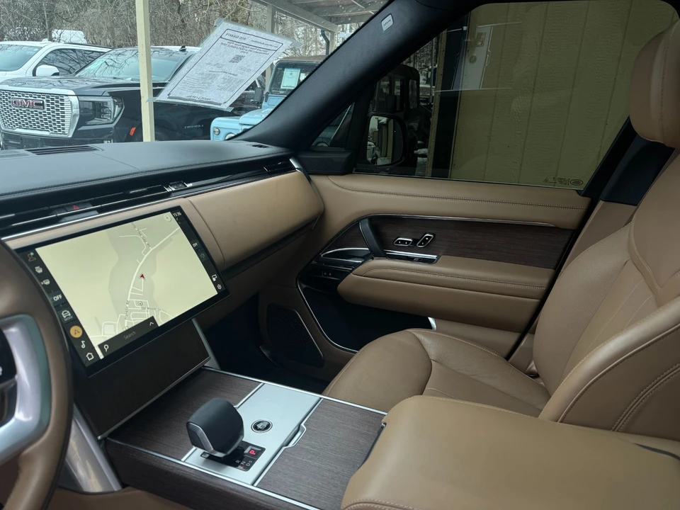 2024 Land Rover Range Rover L460 - Image 18 of 31