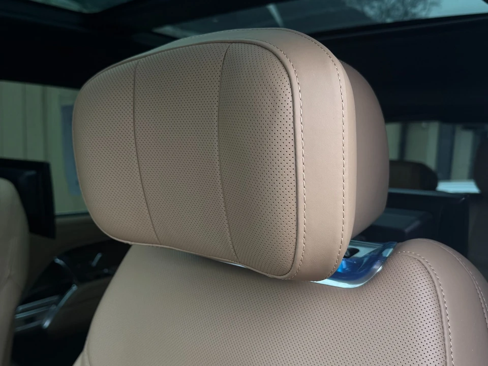 2024 Land Rover Range Rover L460 - Image 15 of 31