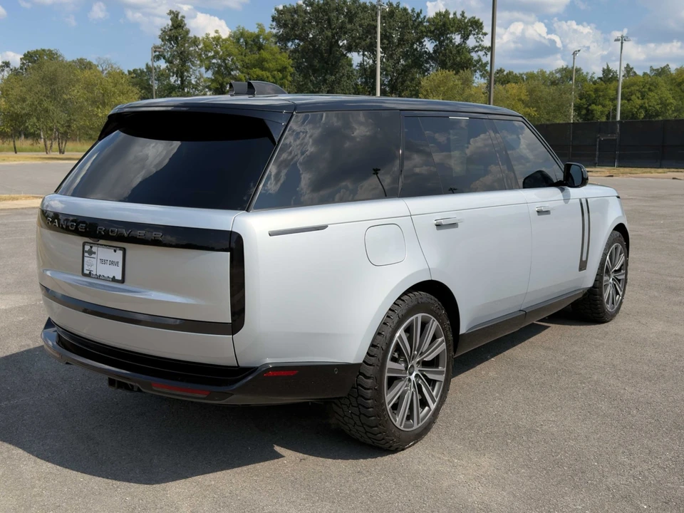 2024 Land Rover Range Rover L460 - Image 2 of 31