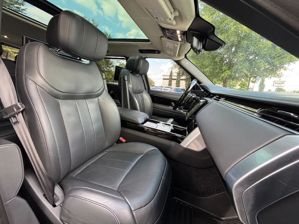 2024 Land Rover Range Rover L460 - Image 29 of 31