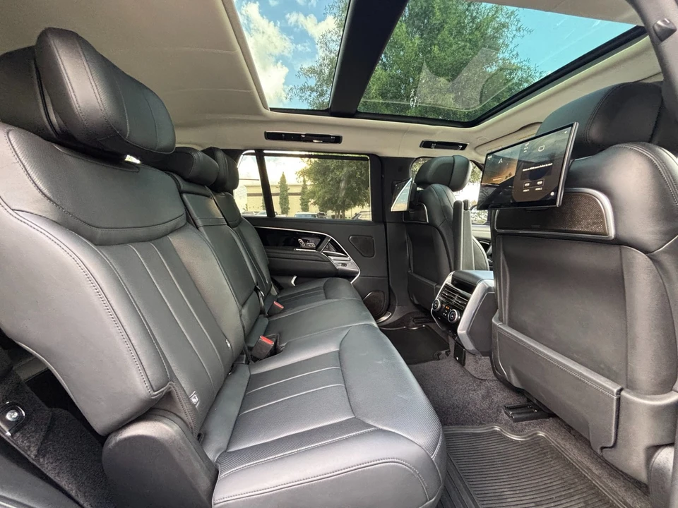 2024 Land Rover Range Rover L460 - Image 23 of 31