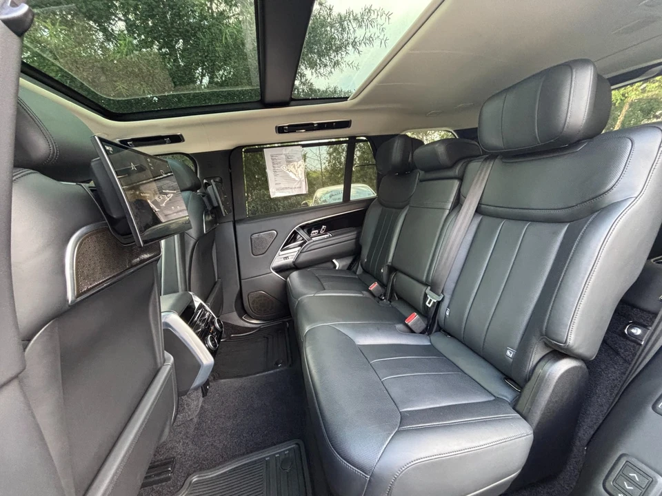 2024 Land Rover Range Rover L460 - Image 19 of 31