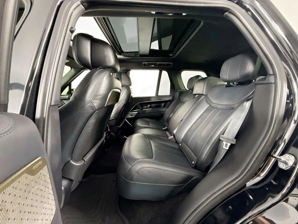 2024 Land Rover Range Rover L460 - Image 24 of 31