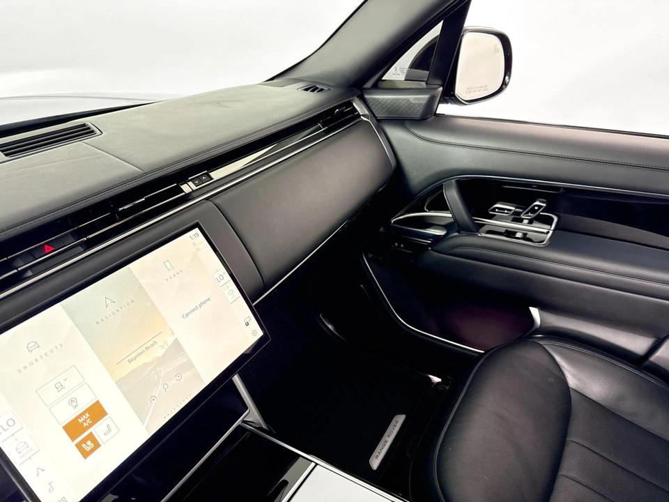 2024 Land Rover Range Rover L460 - Image 26 of 31