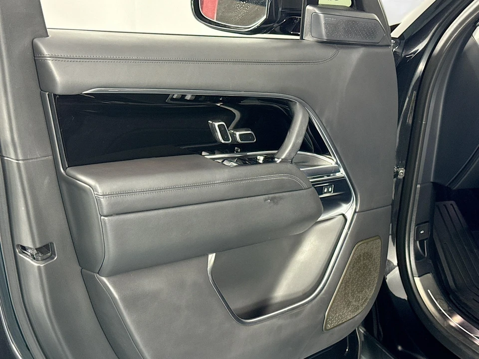 2024 Land Rover Range Rover L460 - Image 20 of 31