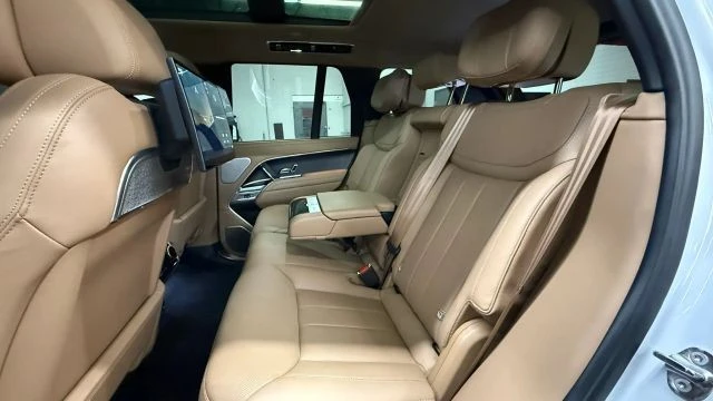 2024 Land Rover Range Rover L460 - Image 8 of 10