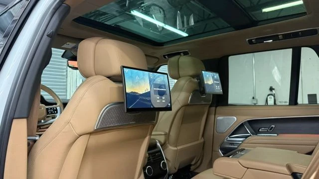 2024 Land Rover Range Rover L460 - Image 7 of 10