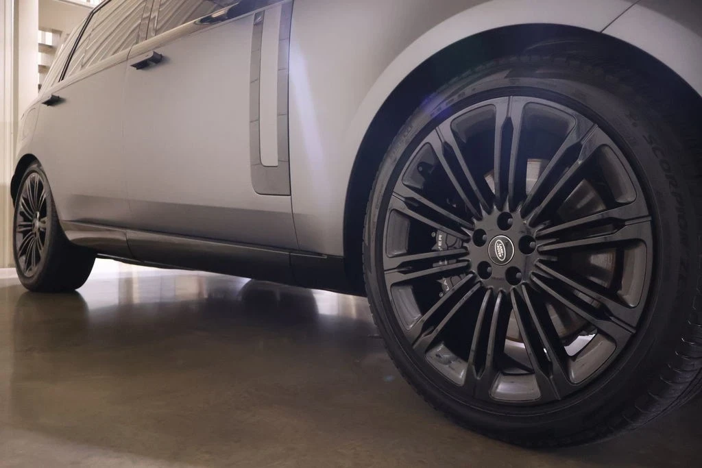2024 Land Rover Range Rover L460 - Image 17 of 21