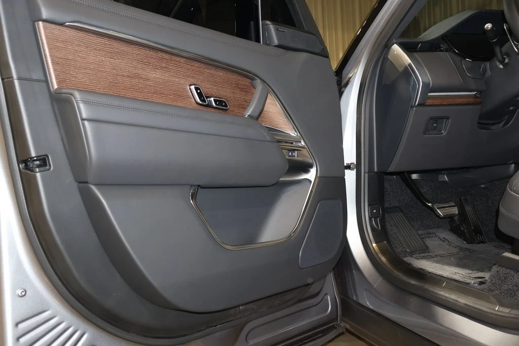 2024 Land Rover Range Rover L460 - Image 21 of 21