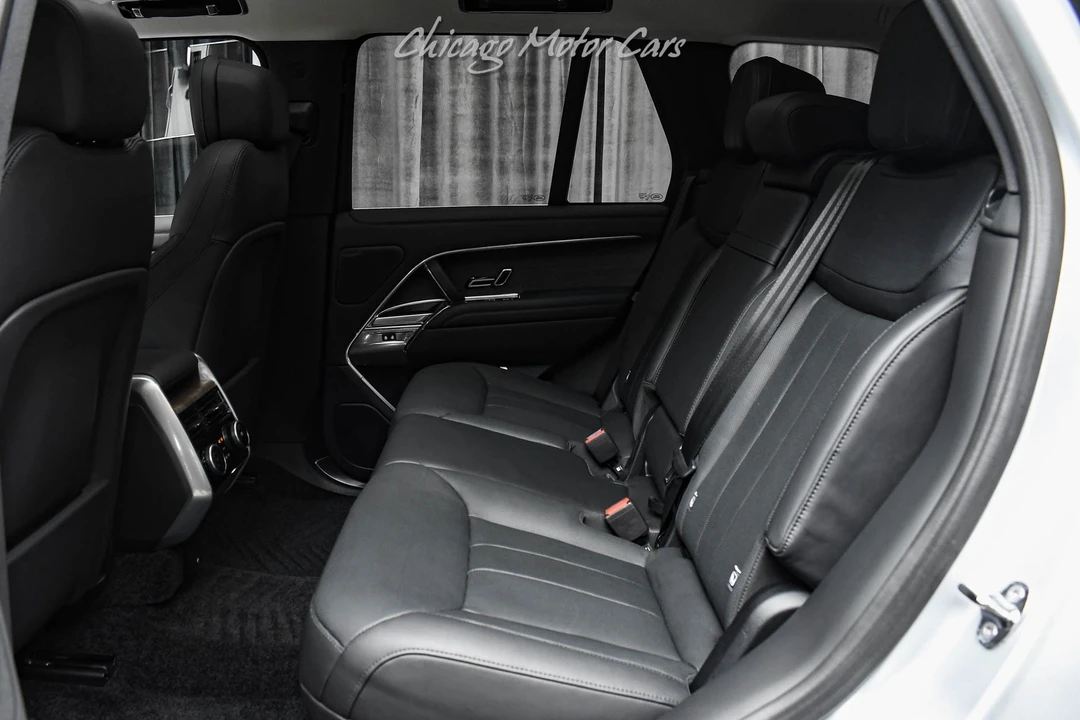 2024 Land Rover Range Rover L460 - Image 26 of 31