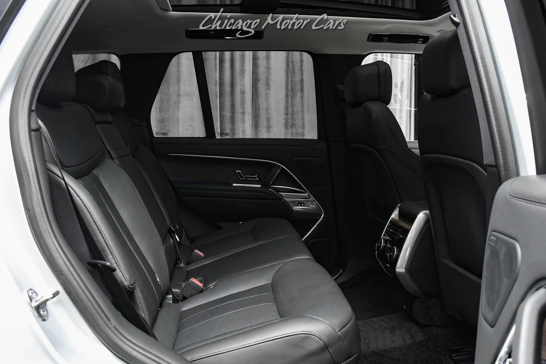 2024 Land Rover Range Rover L460 - Image 27 of 31