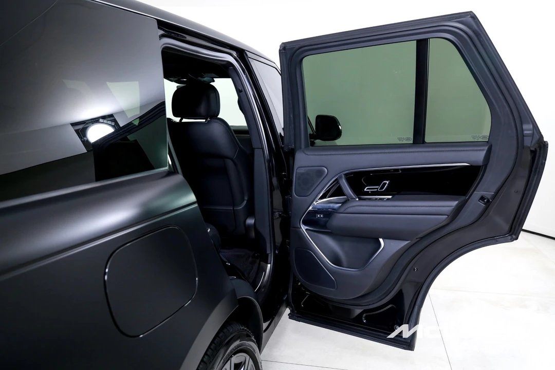 2024 Land Rover Range Rover L460 - Image 24 of 31