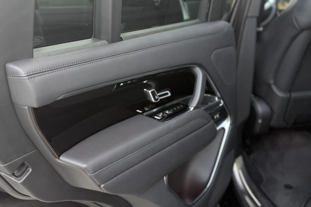 2024 Land Rover Range Rover L460 - Image 10 of 12