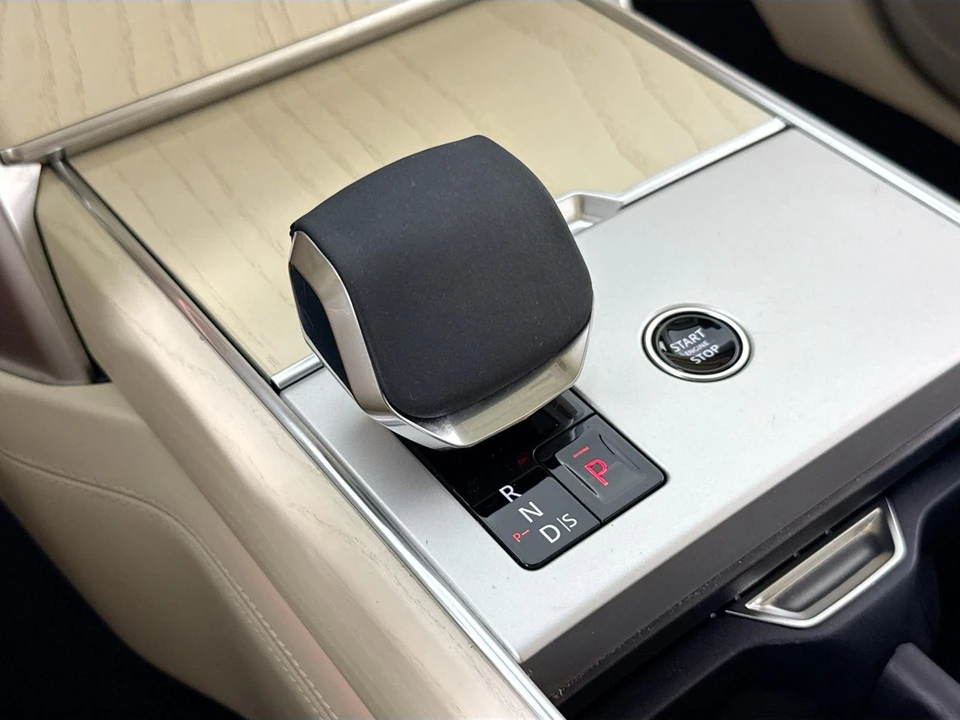 2024 Land Rover Range Rover L460 - Image 19 of 31