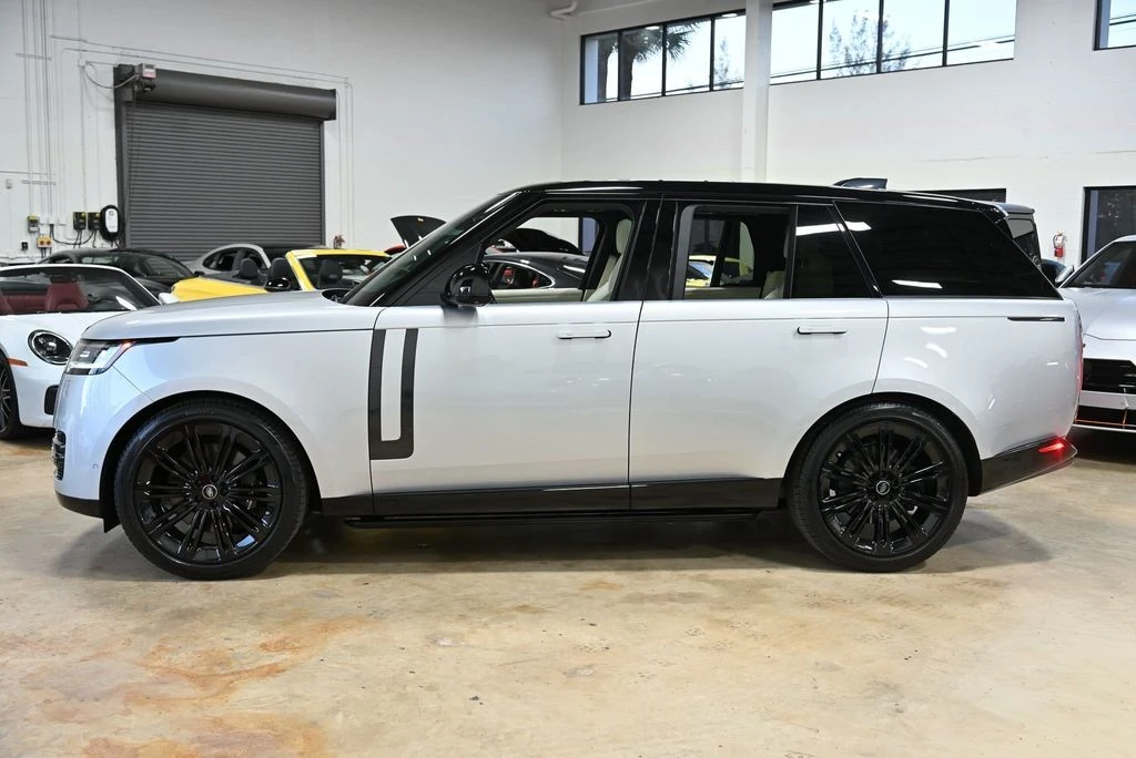 2024 Land Rover Range Rover L460 - Image 3 of 12