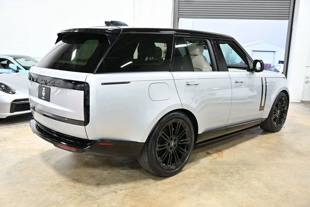 2024 Land Rover Range Rover L460 - Image 11 of 12