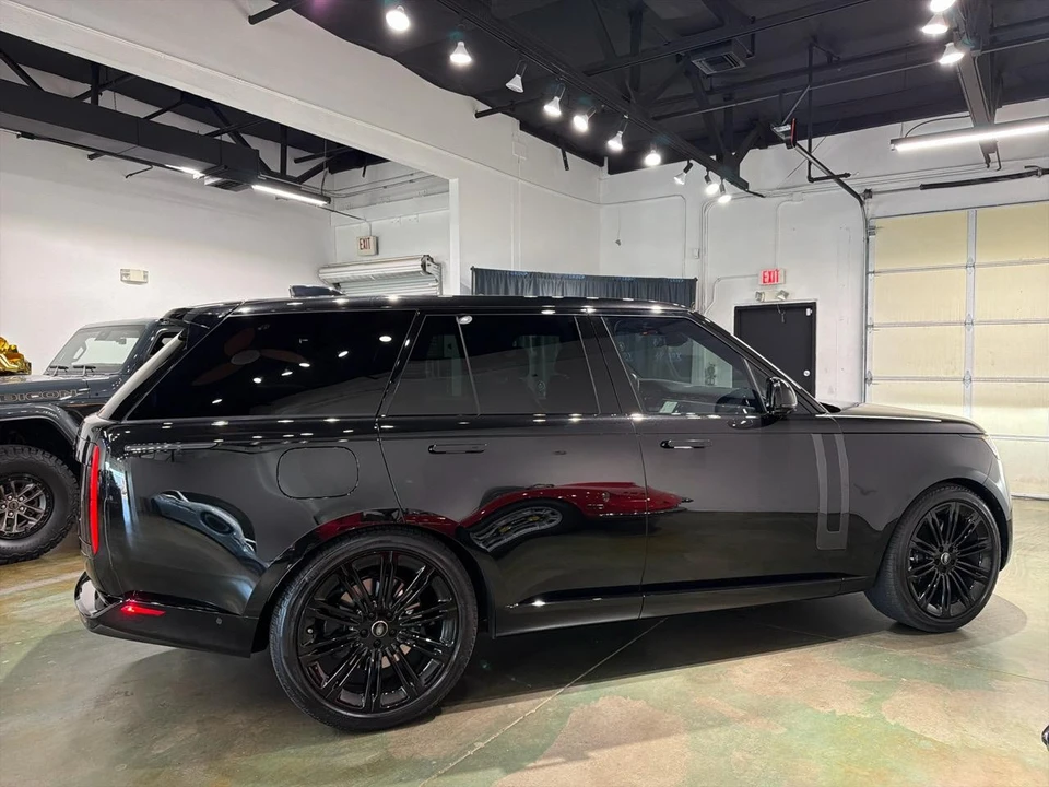 2024 Land Rover - Image 12 of 31