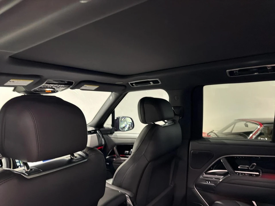 2024 Land Rover - Image 27 of 31