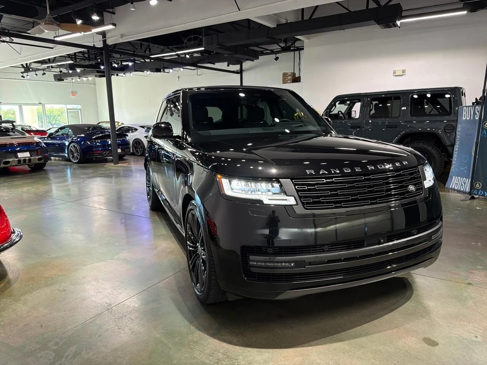 2024 Land Rover - Image 14 of 31