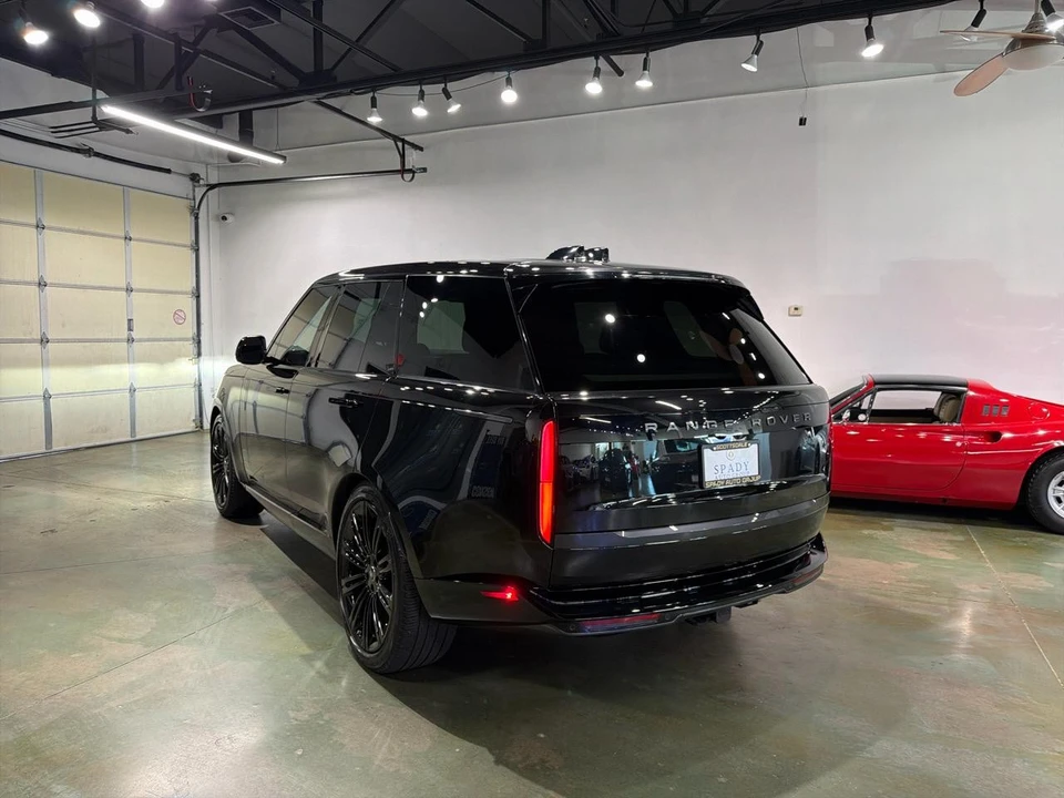 2024 Land Rover - Image 9 of 31
