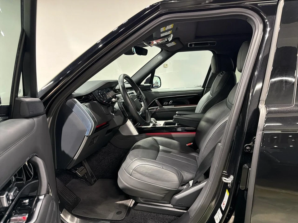 2024 Land Rover - Image 16 of 31