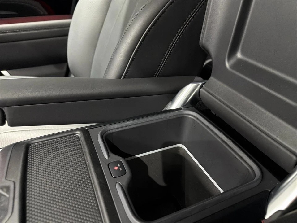 2024 Land Rover - Image 21 of 31
