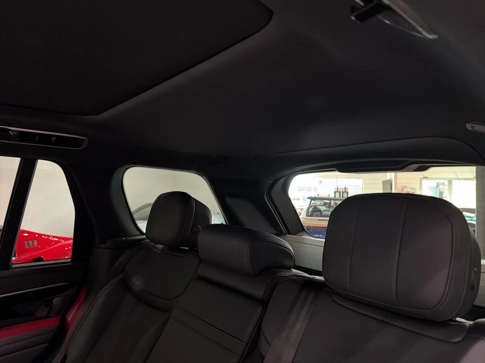 2024 Land Rover - Image 28 of 31