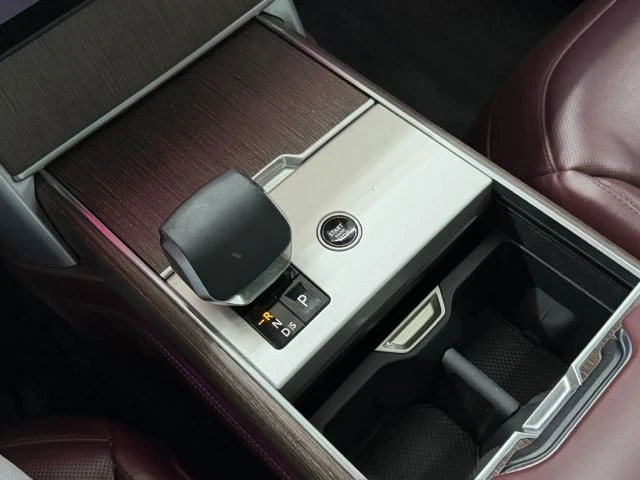2024 Land Rover - Image 28 of 31