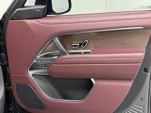 2024 Land Rover - Image 20 of 31