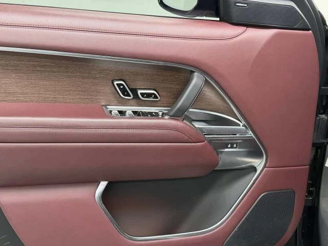 2024 Land Rover - Image 19 of 31