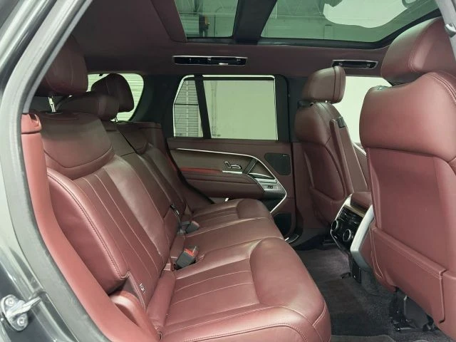 2024 Land Rover - Image 16 of 31