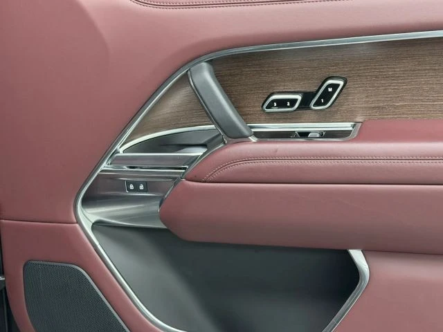2024 Land Rover - Image 21 of 31