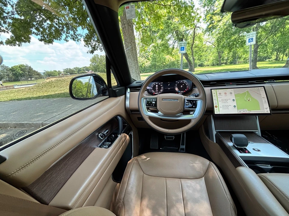 2024 Land Rover Range Rover L460 - Image 17 of 31