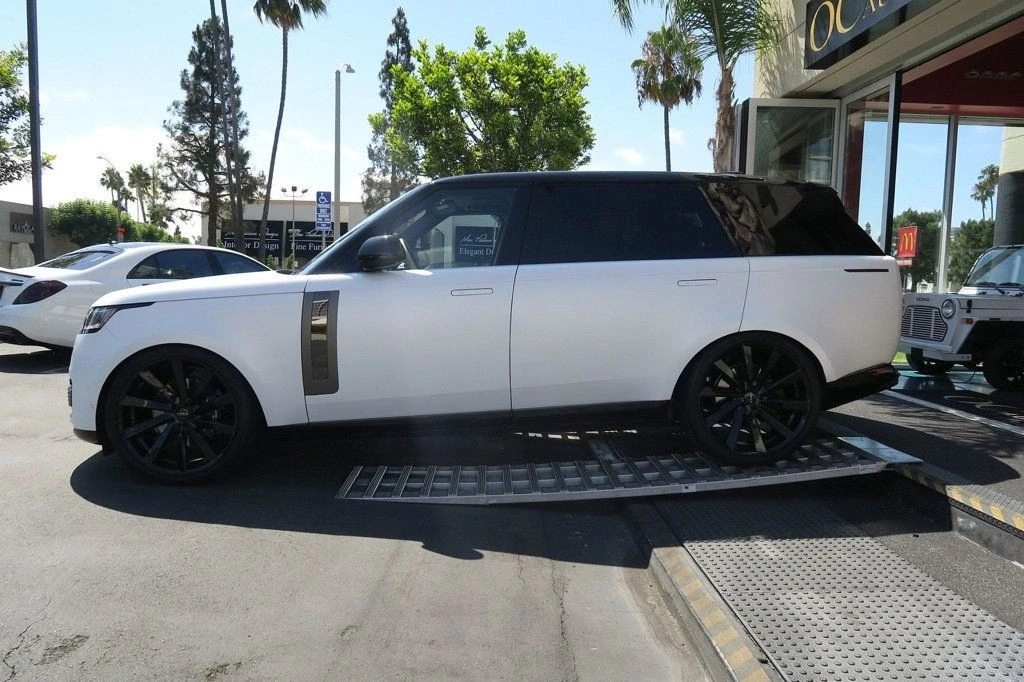 2024 Land Rover Range Rover L460 - Image 5 of 21