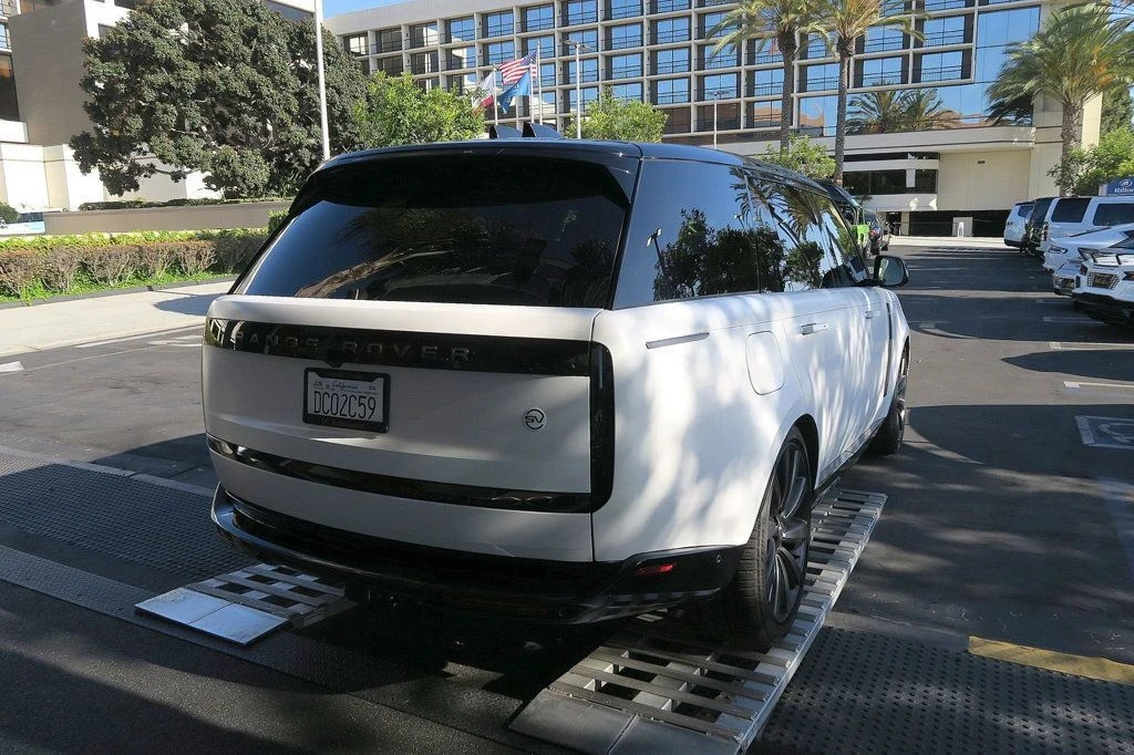 2024 Land Rover Range Rover L460 - Image 9 of 21