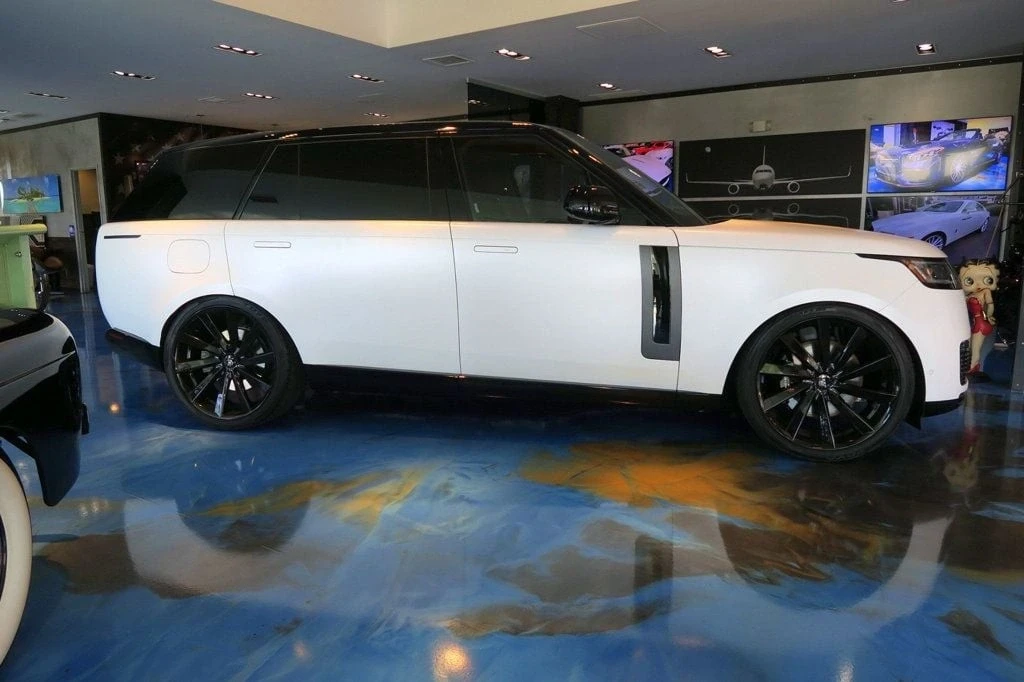 2024 Land Rover Range Rover L460 - Image 10 of 21