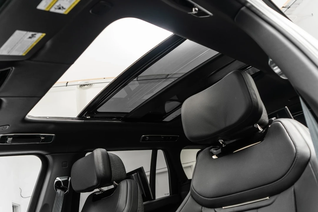 2024 Land Rover Range Rover L460 - Image 18 of 21