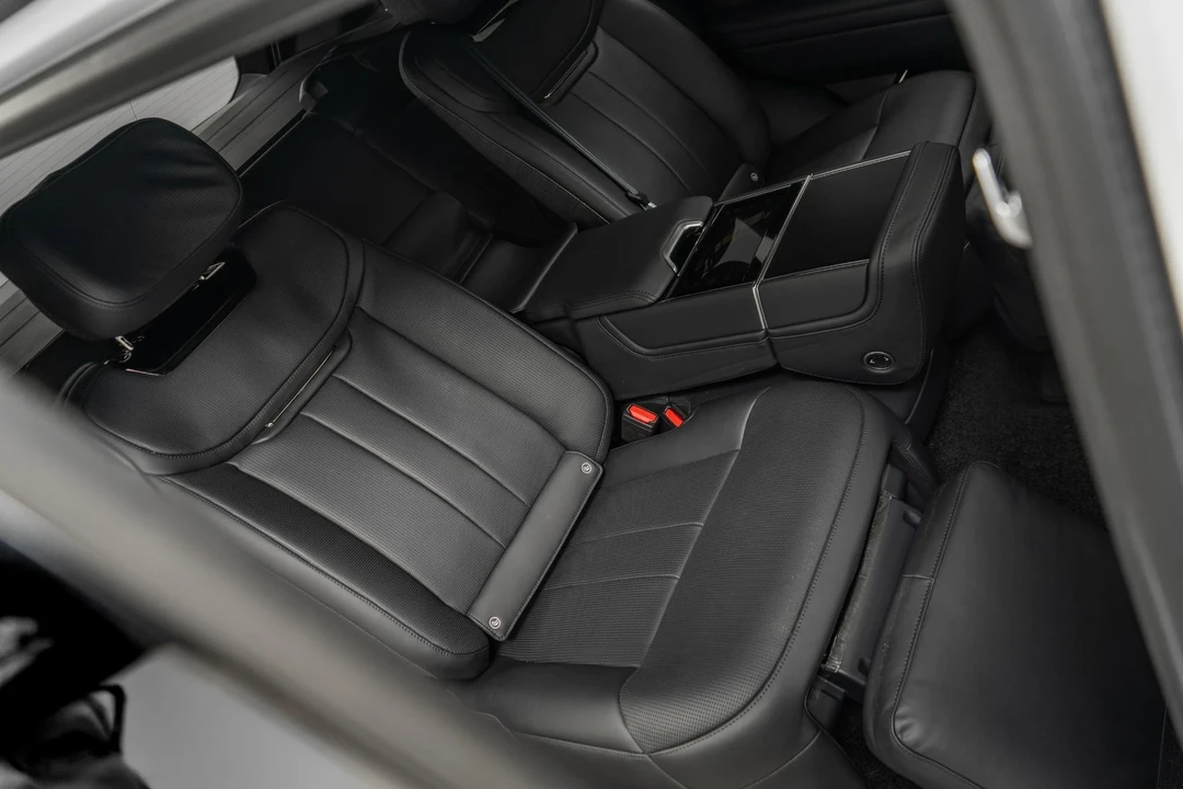 2024 Land Rover Range Rover L460 - Image 16 of 21