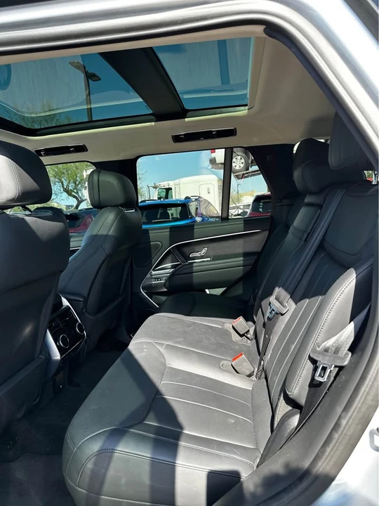 2024 Land Rover Range Rover L460 - Image 10 of 12
