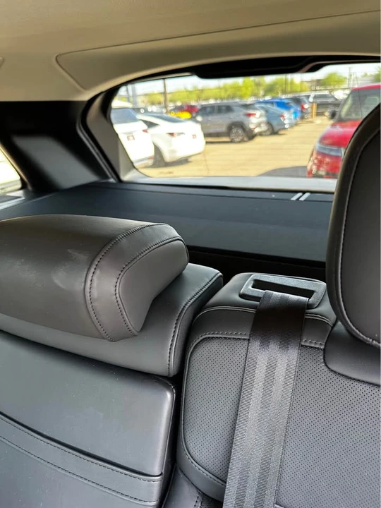 2024 Land Rover Range Rover L460 - Image 11 of 12