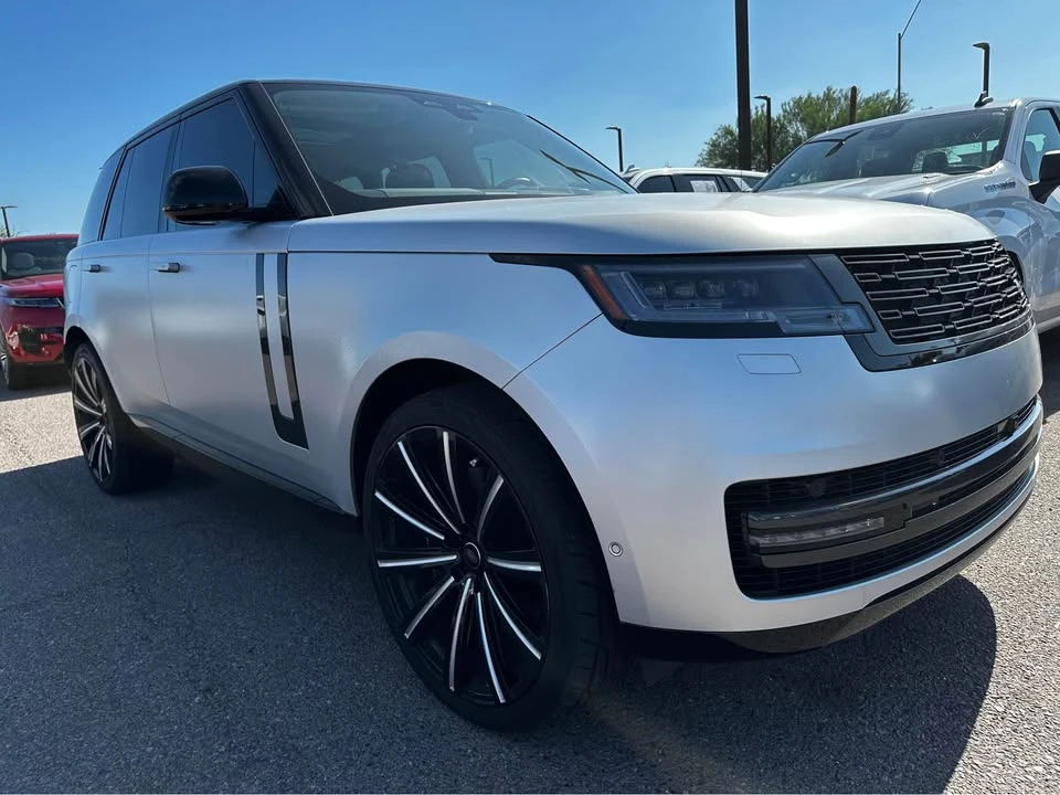 2024 Land Rover Range Rover L460 - Image 3 of 12