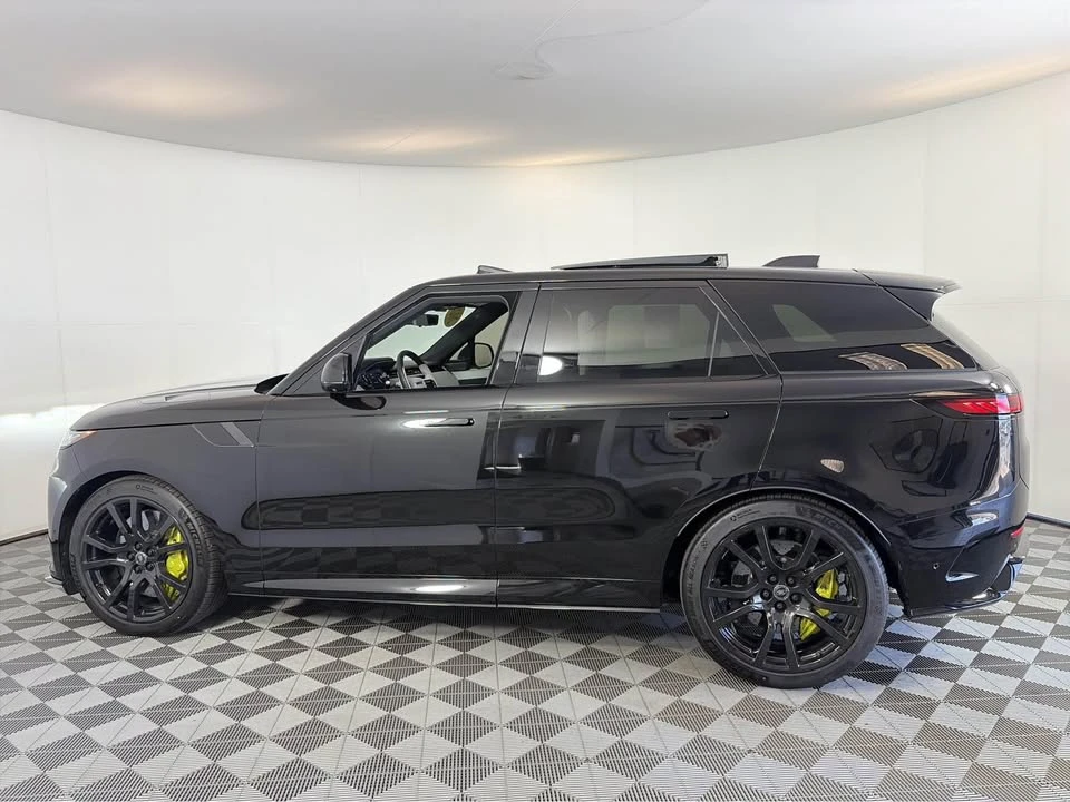 2024 Land Rover Range Rover L460 - Image 2 of 20