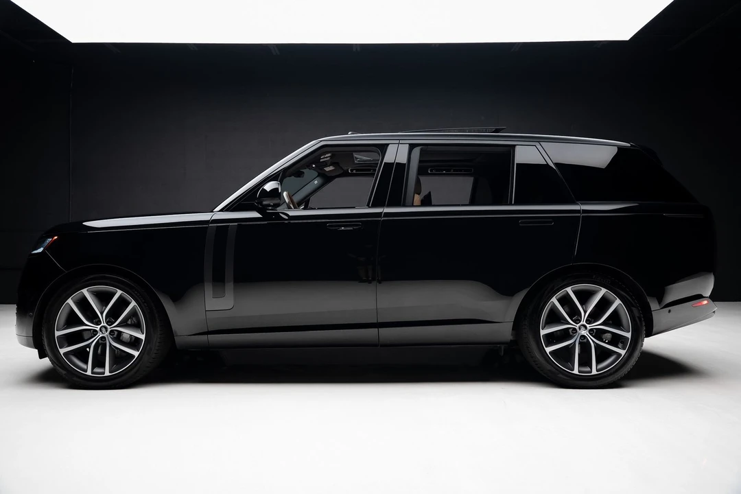 2024 Land Rover Range Rover L460 - Image 17 of 31