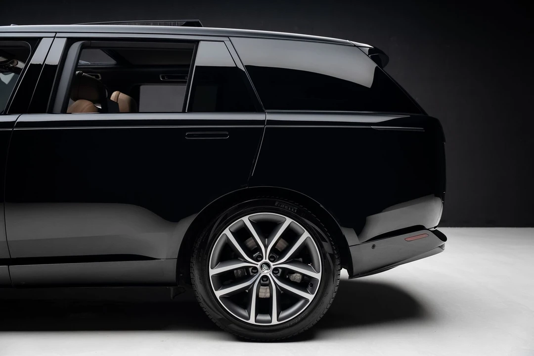 2024 Land Rover Range Rover L460 - Image 20 of 31